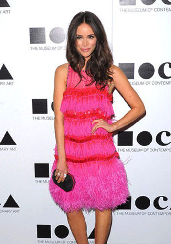 �ҷ�ɫ��ë����ȹ��ӯ����